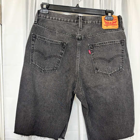 Men's Levi's black 469 distressed long shorts - Picture 2 of 4